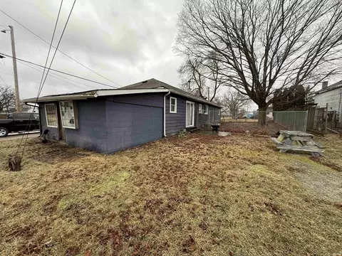 537 E Main St, Butler, IN 46721 photo 3