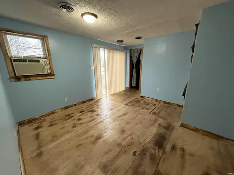 537 E Main St, Butler, IN 46721 photo 24
