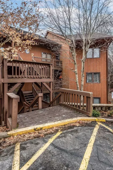 3906 Eagle Bay Dr, Bloomington, IN 47401 photo 2