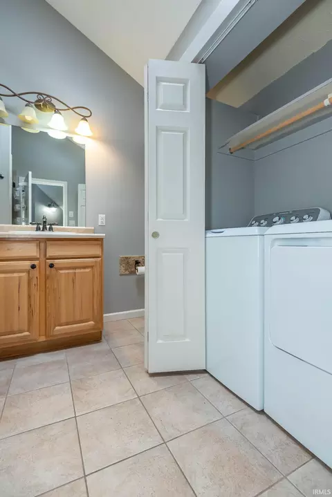 3906 Eagle Bay Dr, Bloomington, IN 47401 photo 23
