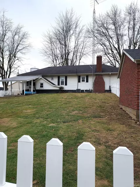 301 Elnora St, Odon, IN 47562 photo 4