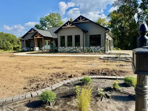 104 Stonecrest Dr, Bedford, IN 47421