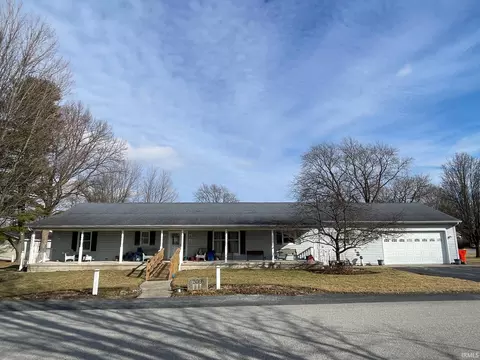 209 N Columbia St, Francesville, IN 47946