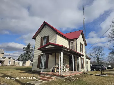 408 N Plum St, Farmland, IN 47340