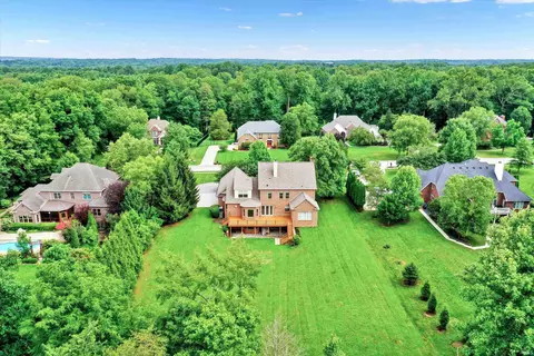 2516 E Nottingham Ct, Bloomington, IN 47401 photo 3