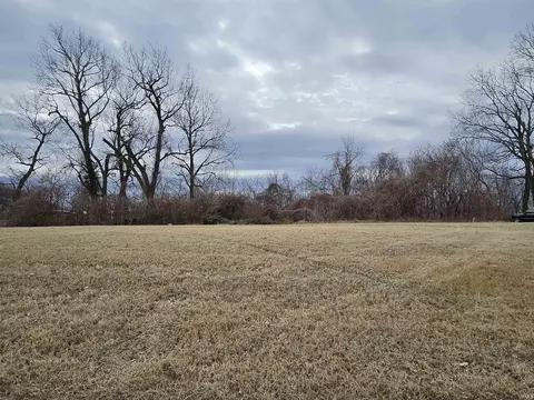 612 Riverview Ct, Evansville, IN 47713