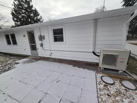 1002 E 1st St, Auburn, IN 46706 photo 16
