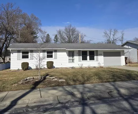 1002 E 1st St, Auburn, IN 46706 photo 1