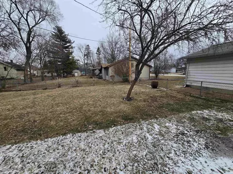 1002 E 1st St, Auburn, IN 46706 photo 18