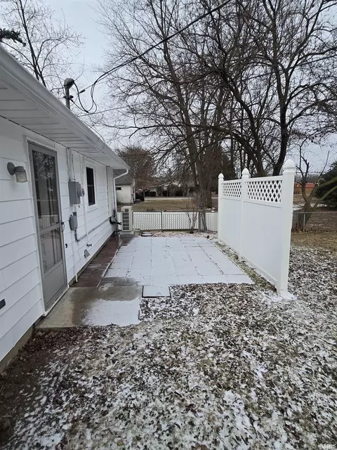 1002 E 1st St, Auburn, IN 46706 photo 19