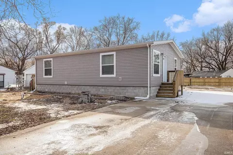 54151 Southwood Dr, Elkhart, IN 46514