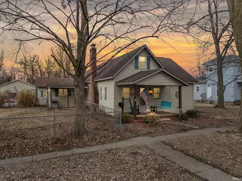 306 E 3rd St, North Manchester, IN 46962