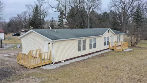 105 N Us 421 Hwy, Medaryville, IN 47957