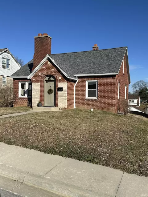 Exterior - 926 Macarthur Street St, Jasper, IN 47546 photo 1 of 2