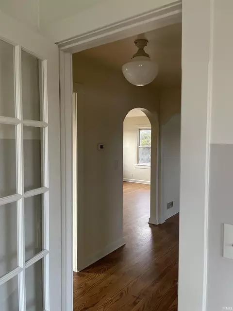Entry Way - 926 Macarthur Street St, Jasper, IN 47546 photo 4 of 5