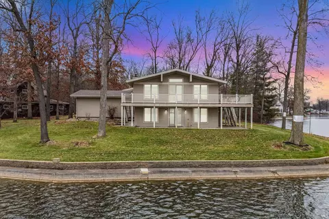 1070 N Shore Dr, Rome City, IN 46784