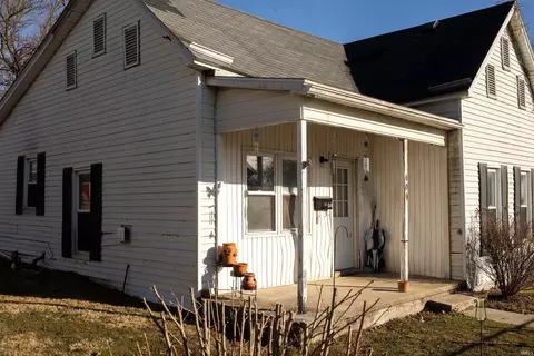 Exterior - 609 W Grissom Ave, Mitchell, IN 47446 photo 2 of 4