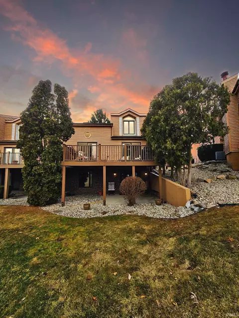 16471 Pretty View Dr, Plymouth, IN 46563