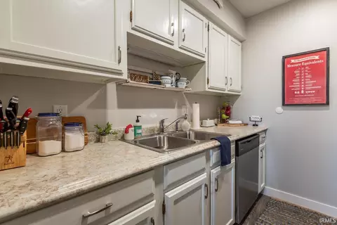 Kitchen - 1835 E Waters Edge Dr, Bloomington, IN 47401 photo 3 of 3