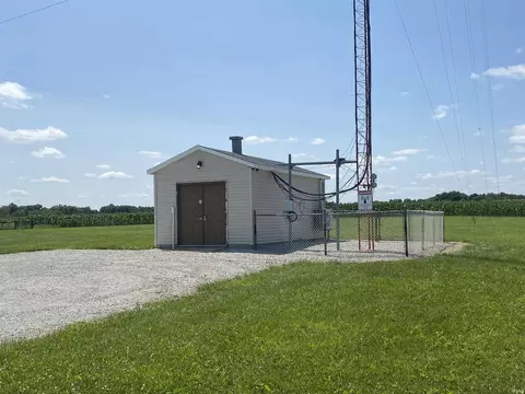 9255 S 600 E, Claypool, IN 46510 photo 4