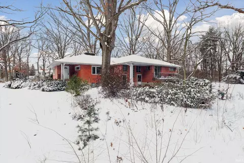 25172 Timberlane Rd, Elkhart, IN 46517