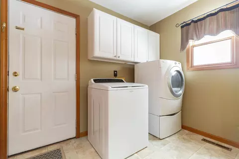 51180 Oak Lined Dr, Granger, IN 46530 photo 16