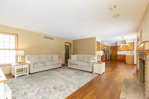 51180 Oak Lined Dr, Granger, IN 46530 photo 10
