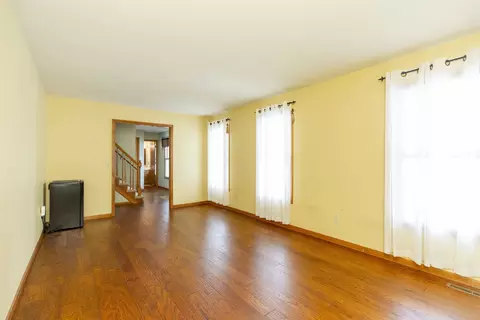 51180 Oak Lined Dr, Granger, IN 46530 photo 7
