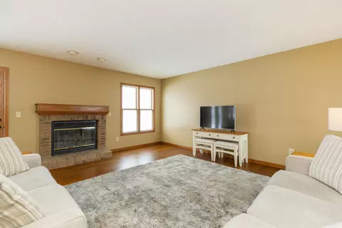 51180 Oak Lined Dr, Granger, IN 46530 photo 9