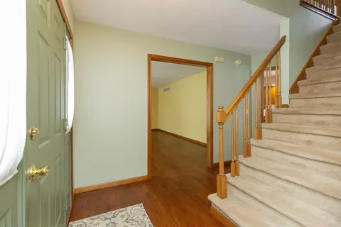 51180 Oak Lined Dr, Granger, IN 46530 photo 5