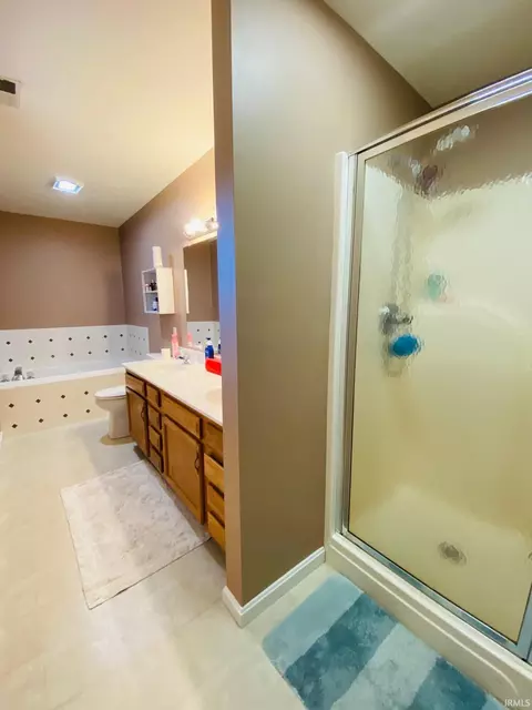 Bath - 4630 Bern Strasse, Jasper, IN 47546 photo 4 of 4