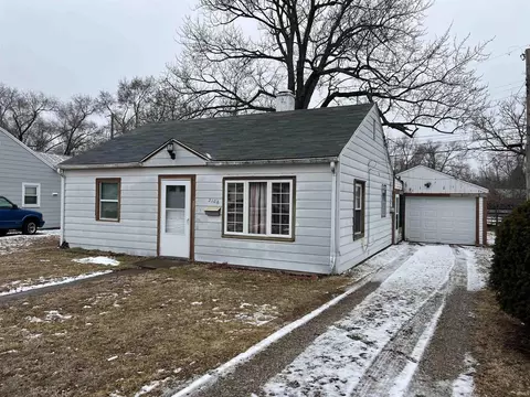 2106 Ulen Ln, Lafayette, IN 47904