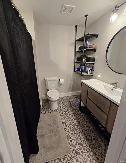 1209 E Walnut St, Washington, IN 47501 photo 10