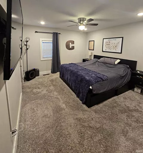 1209 E Walnut St, Washington, IN 47501 photo 8