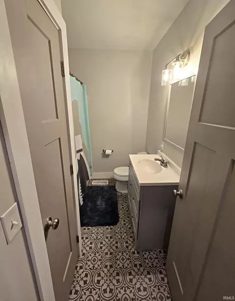 1209 E Walnut St, Washington, IN 47501 photo 12