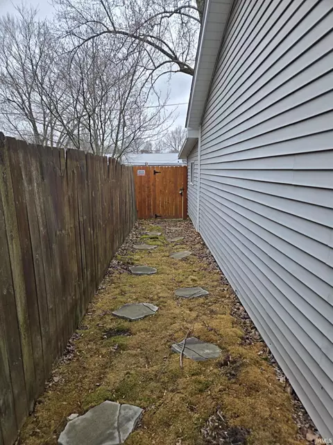 1209 E Walnut St, Washington, IN 47501 photo 20