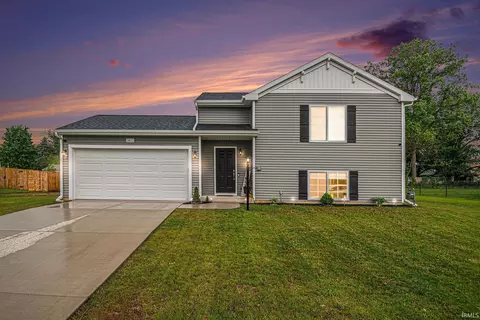 29833 Dallas Dr, Elkhart, IN 46514