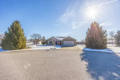 1444 Dexter Ct, Jasper, IN 47546 photo 1