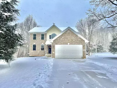 9926 S Samantha Ct, Heltonville, IN 47436