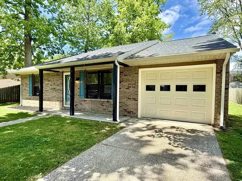 412 Strawberry Hill Rd, Evansville, IN 47711
