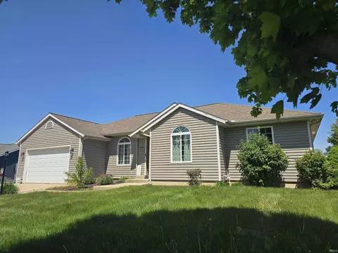 2738 E Muirfield Rd, Winona Lake, IN 46590