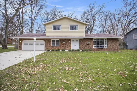 17303 Peggy Ln, South Bend, IN 46635