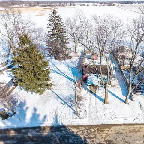 8916 S South Hill Rd, Silver Lake, IN 46982