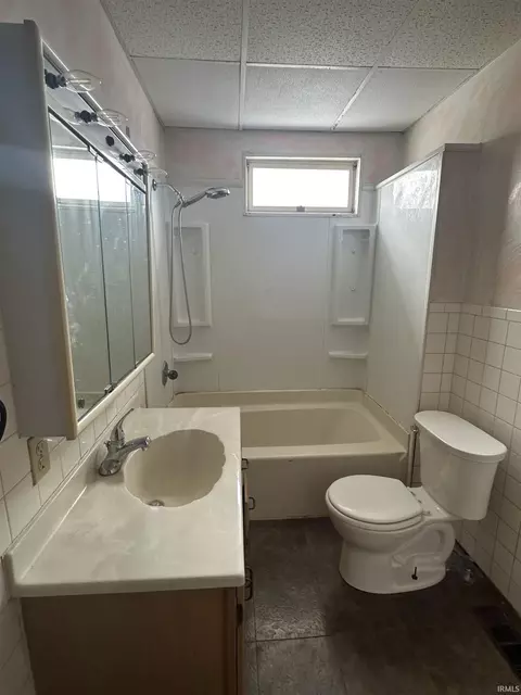 423 W Summit St, Delphi, IN 46923 photo 6