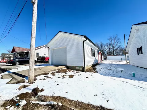 1123 Summit Ln, Bedford, IN 47421 photo 3