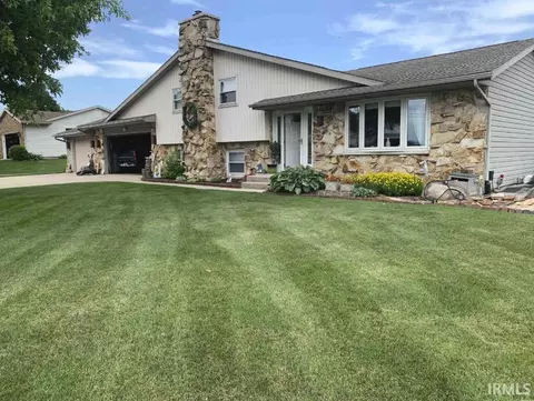51002 Beach Dr, Elkhart, IN 46514