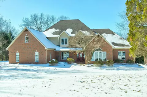 8450 Remington Dr, Evansville, IN 47711