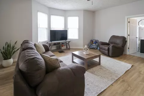 307 E Main St, Delphi, IN 46923 photo 11
