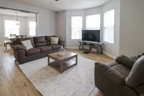 307 E Main St, Delphi, IN 46923 photo 10