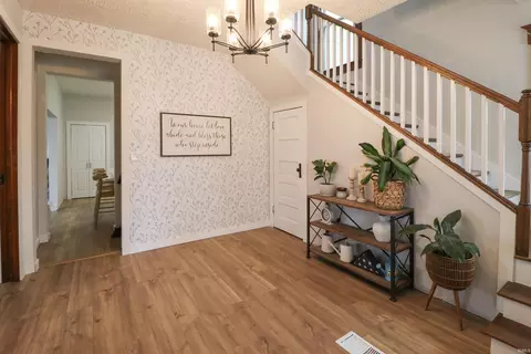 307 E Main St, Delphi, IN 46923 photo 5